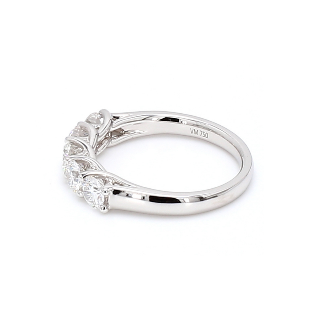 1.02卡半圈透光設計鑽石排戒（86006）