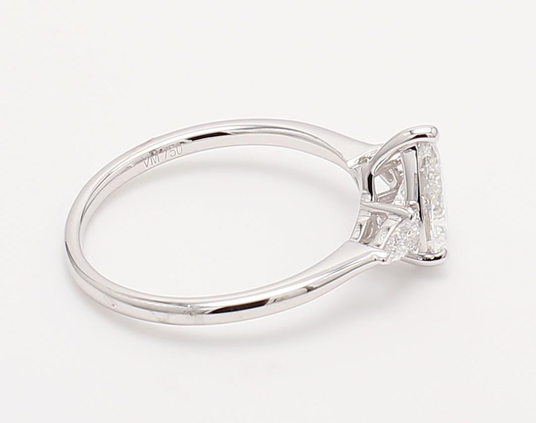 14K白金梨形鑽石戒指