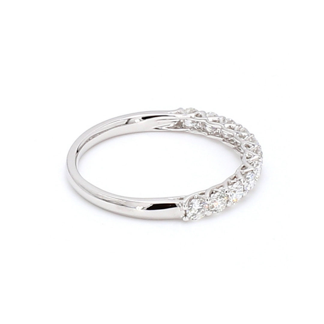 0.58卡半圈透光設計培育鑽石排戒（86118）