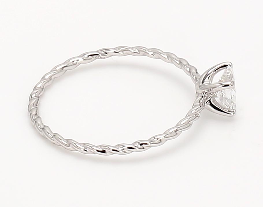 14K白金橢圓形鑽石戒指