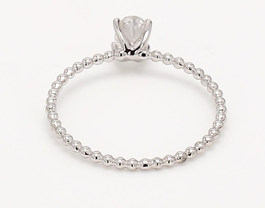 14K白金橢圓形鑽石戒指