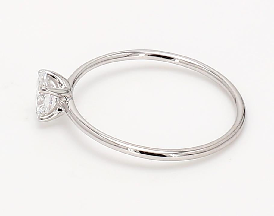 14K白金橢圓形鑽石戒指