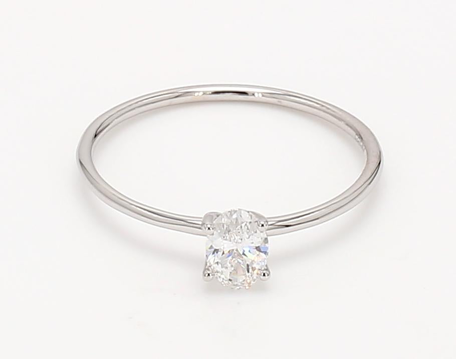 14K白金橢圓形鑽石戒指