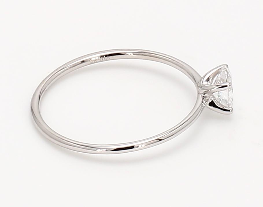 14K白金橢圓形鑽石戒指