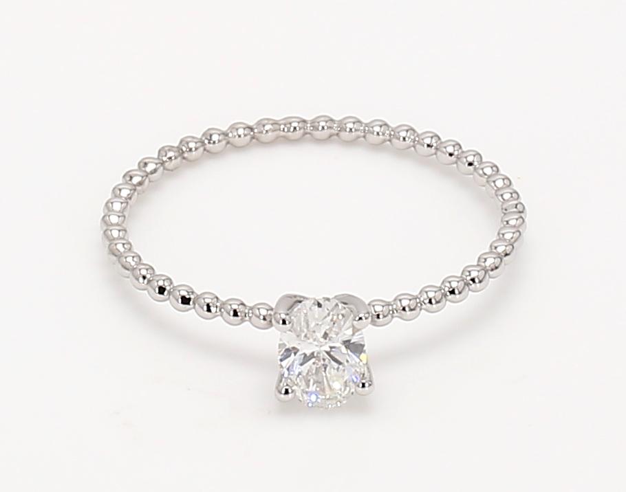 14K白金橢圓形鑽石戒指