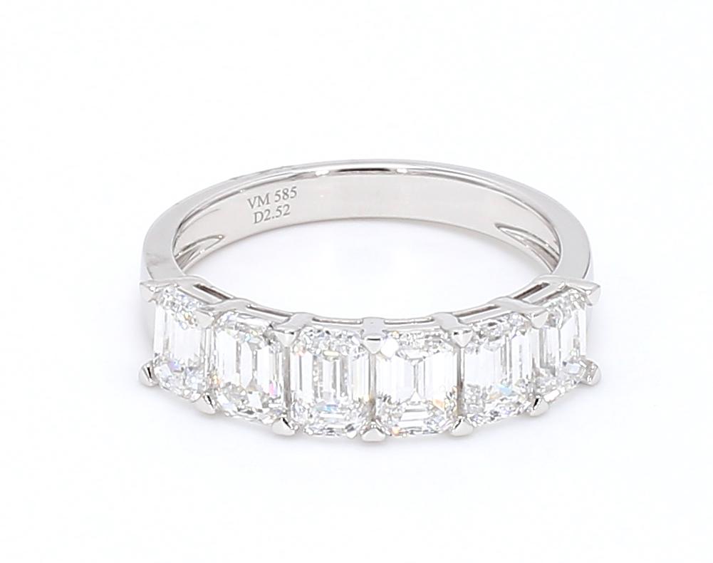 14K白金半圈祖母綠形排鑽戒指