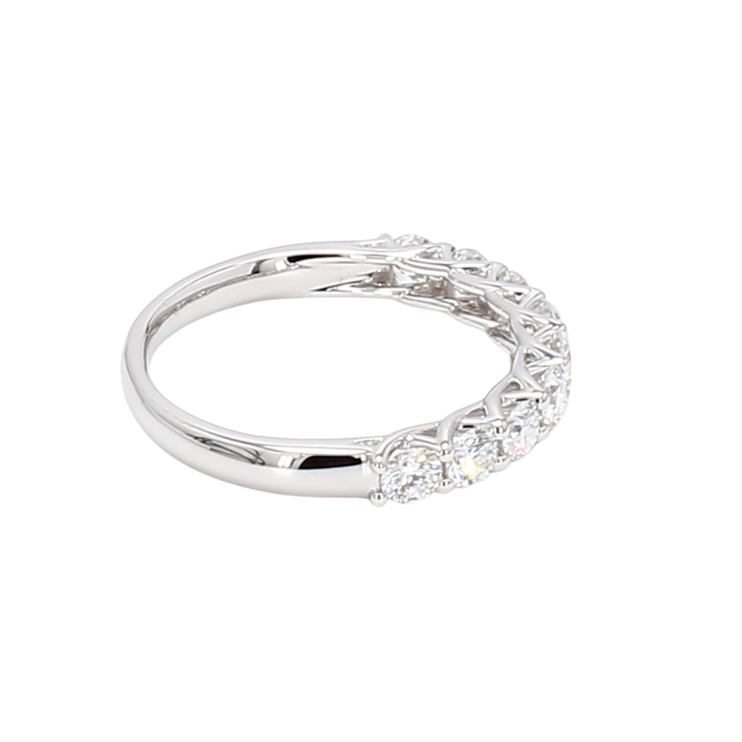 18K白金半圈透光設計排鑽戒指