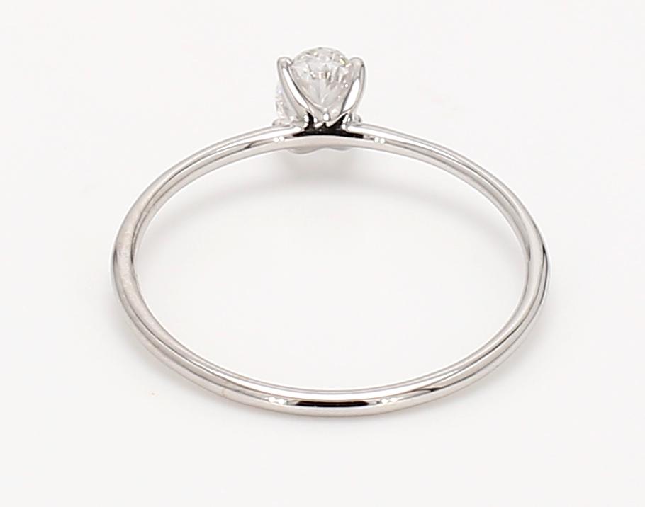 14K白金橢圓形鑽石戒指