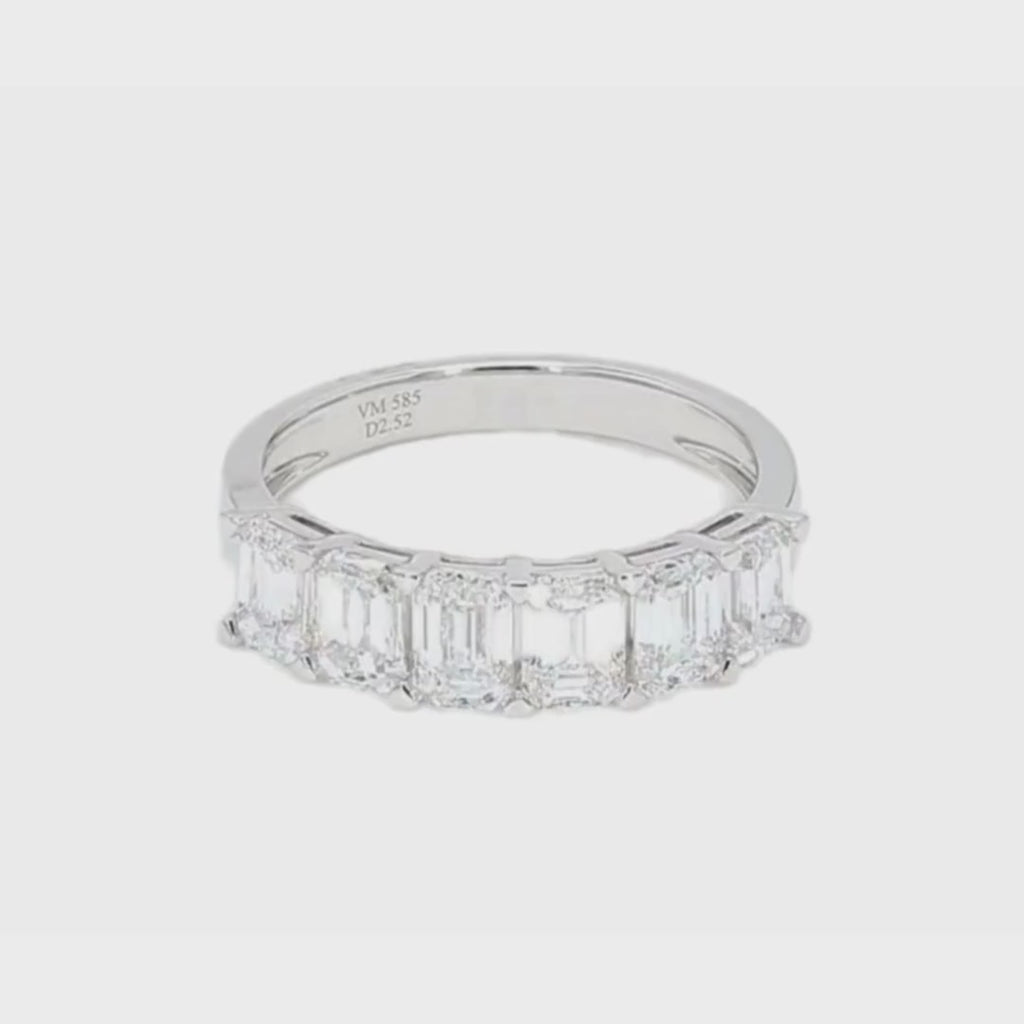 2.52卡半圈祖母綠形排鑽戒指（85793）