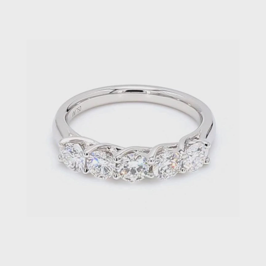 1.02卡半圈透光設計鑽石排戒（86006）